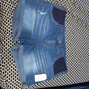 NWT maternity shorts 🩳 jeans .!!